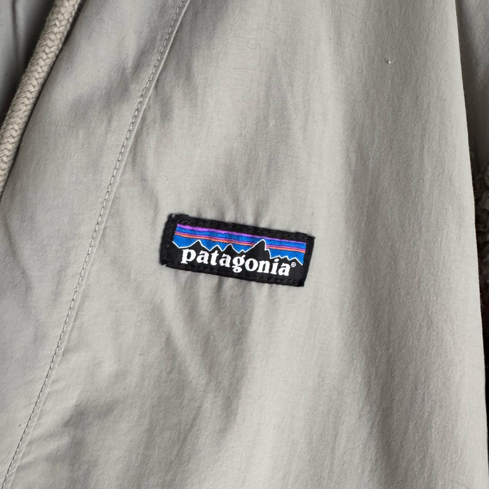 Patagonia Taupe Outerwear - Picture 2 of 4